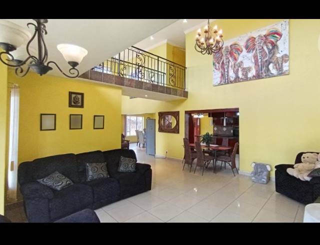 4 BEDROOM HOUSE FOR SALE IN STANGER MANOR